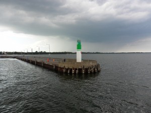 Hafeneinfahrt Stralsund (im Hintergrund Sundpromenade mit Hotel Rügenblick